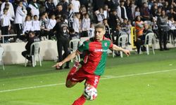 Karşıyaka’da sürpriz ayrılık! Bir yıllık sözleşmesi varken veda etti