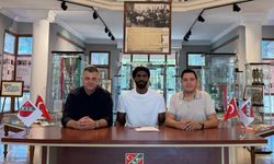 Karşıyaka'dan hücuma yerli rotasyon takviyesi! Muhaymin Mustafa formayı giydi