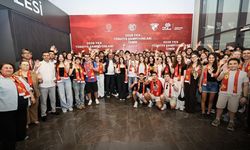 Kasapoğlu İzmir’in YKS şampiyonlarıyla buluştu! "Kapımız size her zaman açık"
