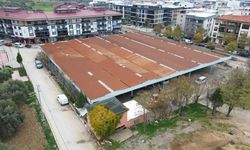 Kemalpaşa’daki bu pazaryeri baştan aşağı yenilendi!