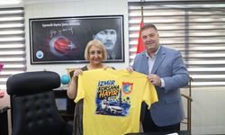 Menderes’te dikkat çeken buluşma! Taksiciler Menderes'te Başkanvekili Asuman Şen’i ziyaret etti