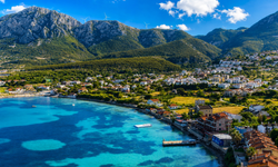 Ne Ilıca ne de Altınkum! Karaburun'da rüzgardan saklanan bu koy, berrak deniziyle yazın gözdesi oldu