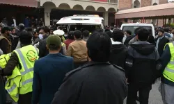Polis karakolu önünde kanlı saldırı! 14 ölü, 24 yaralı