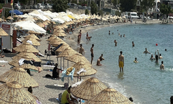 Termometreler 40 dereceyi gösterdi! Tatilciler sahillere akın etti
