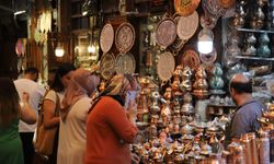 Termometreler yükseldi, turistler çarşıya akın etti: Gaziantep'te sıcağa rağmen yoğunluk devam ediyor