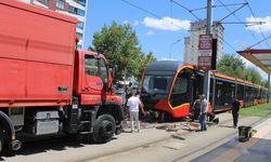 Tramvay durağında feci kaza! Hastaneden acı haber geldi
