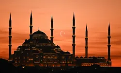 Üç aylar ne zaman başlıyor? Regaip, Miraç ve Berat Kandili tarihleri belli oldu