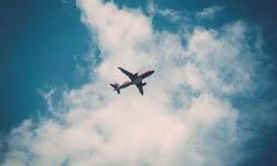 Güneş tutulması için gökyüzünde özel plan! Uçak tutulmanın tam ortasından geçecek