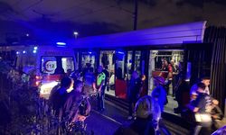 Zeytinburnu'nda İki tramvay birbirine girdi! Yaralılar var