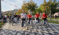7'den 70'e herkes Bayraklı'da buluştu: Pedallar çevre için çevrildi