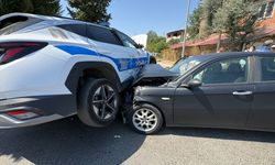 Nazilli'de polis aracı ile otomobil çarpıştı! 2 yaralı