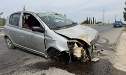 Söke'de feci kaza! Otomobil duvara çarpıp devrildi