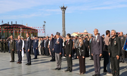 İzmir’de Gaziler Günü kutlandı! Atatürk Anıtı’na çelenk sunuldu