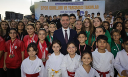 Kick bokstan baleye, güreşten taekwondoya! Bayraklı’da spor sezonu açıldı