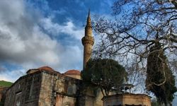 İzmir'de tarihe açılan kapı! Kubbesinden mihrabına 600 yıldır ayakta, bu tarihi yapı görenleri büyülüyor