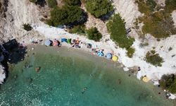 İzmir’de yaz bitmeden görülmesi gereken beyaz koy! Deniz cam, gören kendini Maldivler’de sanıyor
