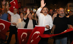 Dikili’nin kurtuluşunda 104. Yılı coşkuyla kutlandı! Meydanlar Türk bayraklarıyla doldu