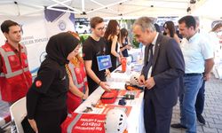 Ege Üniversitesi'nde yeni dönem başladı: Öğrenci toplulukları stantlarını açtı