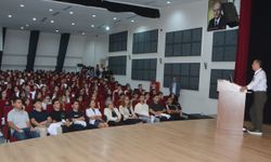 EÜ’de ilk ders duygulandırdı: 40 yıllık kitap öğrencilerle buluştu