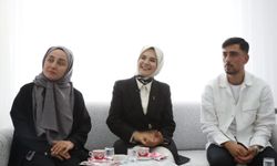 Evlilik kredisiyle yuvalarını kurdular: Bakan Göktaş evlerinde ziyaret etti