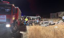 Gaziantep'te feci kaza! Yolcu minibüsü ile otomobil çarpıştı