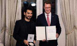 İlkay Gündoğan’a büyük onur! Mevlüde Genç Madalyası takdim edildi