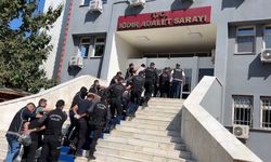 İzmir dahil 7 ilde kaçakçılık operasyonu: 12 şüpheliden 6’sı tutuklandı