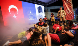 İzmir Fuarı’nda dumanlı gösteri! Çocuklar yangın anını uygulamalı öğrendi