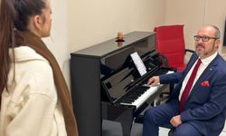 İzmir’de gençlere ücretsiz sanat eğitimi desteği: 17 öğrenciden 11’i üniversiteye yerleşti