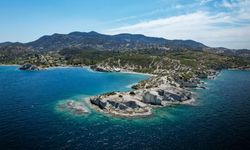 Ne Çeşme ne Urla! İzmir’de şezlong parası yok, gürültü yok: Denizi cam gibi, üstelik ücretsiz!