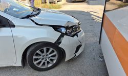 Okul yakınında kaza: Belediye otobüsündeki 2 öğrenci yaralandı