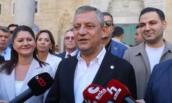 Emeklileri yakından ilgilendiriyor! Özgür Özel’den dikkat çeken vaat: “Bir kuruş para alınmayacak”
