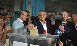 Özgür Özel memleketinde sandık başına gitti: Ön seçimde oy kullandı