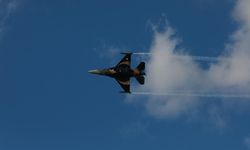 SOLOTÜRK’ten Fransa’da nefes kesen gösteri! Ay yıldızlı bayrak Fransa semalarında