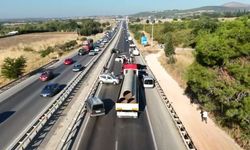 Son dakika! Çok sayıda araç birbirine girdi: Yol trafiğe kapatıldı