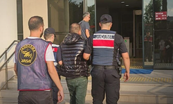 Suç makinesi İzmir'de yakalandı! 60 ayrı suçtan aranıyordu