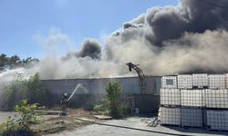 Tuzla’da depolama alanında yangın! Çok sayıda ekip sevk edildi