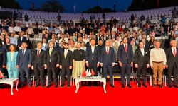 95 yıllık dev çınarda büyük gece başladı! İzmir’in kalbi fuar için atıyor