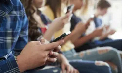 15 yaş altı sosyal medya yasağı Resmi Gazete'de! Yürürlük tarihi açıklandı