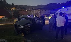 Otomobil ile hafif ticari araç çarpıştı! 6 kişi yaralandı