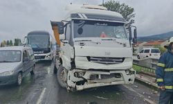 Kütahya’da araç yangını sonrası zincirleme kaza! 5 araç birbirine girdi