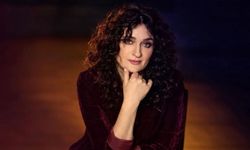 Anjelika Akbar’dan özel Konser! Binlerce mumun ışığında piyano resitali
