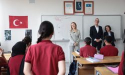Başkan Mutlu liseleri ziyaret etti: “Gençlerin önünü açmak zorundayız”