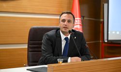 Başkan Ömer Eşki bürokratları topladı! Bornova’da yeni projelerin yol haritası çizildi