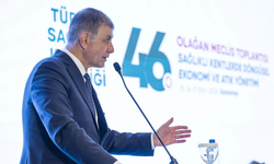 Başkan Tugay’dan belediyelere çağrı: Her konuda sizin için koşturmaya hazırız