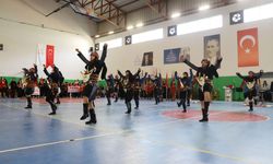 Bayındır’da 29 Ekim coşkusu törenle kutlandı: Gazilerin gösterisi ayakta alkışlandı