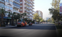 Bayraklı - Bornova hattında asfalt mesaisi! Yüzbaşı İbrahim Hakkı Caddesi yenileniyor