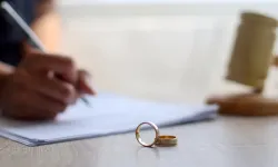 Boşandığı eşiyle aynı evde yaşayanlar dikkat! Yargıtay kararını verdi