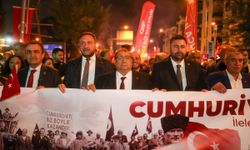 Buca'da 103. yıl coşkusu! Sokaklar kırmızı beyaza büründü