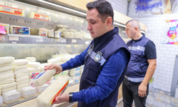 Buca'da şarküteriye denetim! 109,5 kilo tarihi geçmiş ürün ele geçirildi